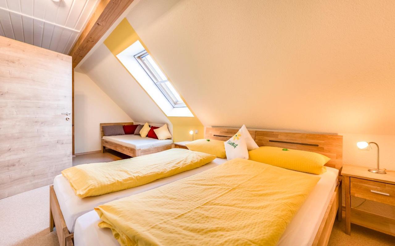 Bartlhof-Ferienwohnungen-Zimmer Бургленгенфельд Экстерьер фото