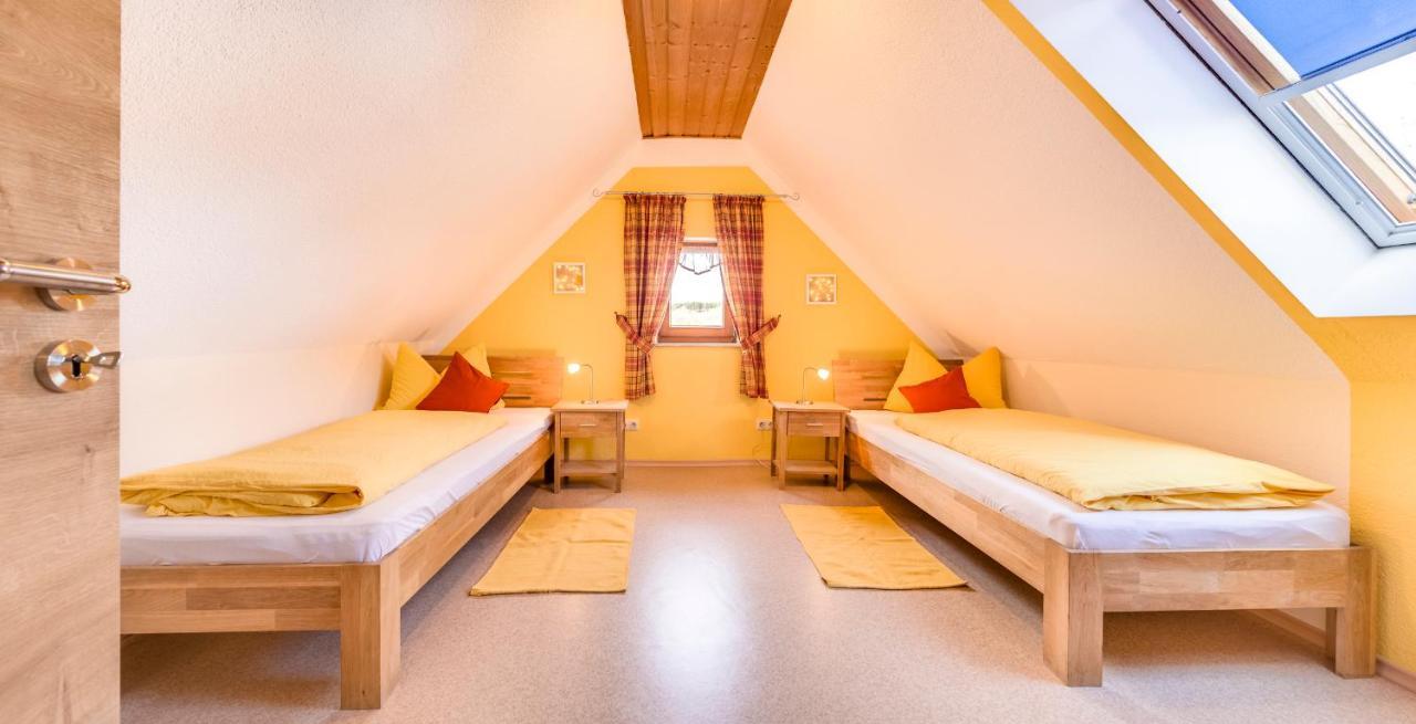 Bartlhof-Ferienwohnungen-Zimmer Бургленгенфельд Экстерьер фото