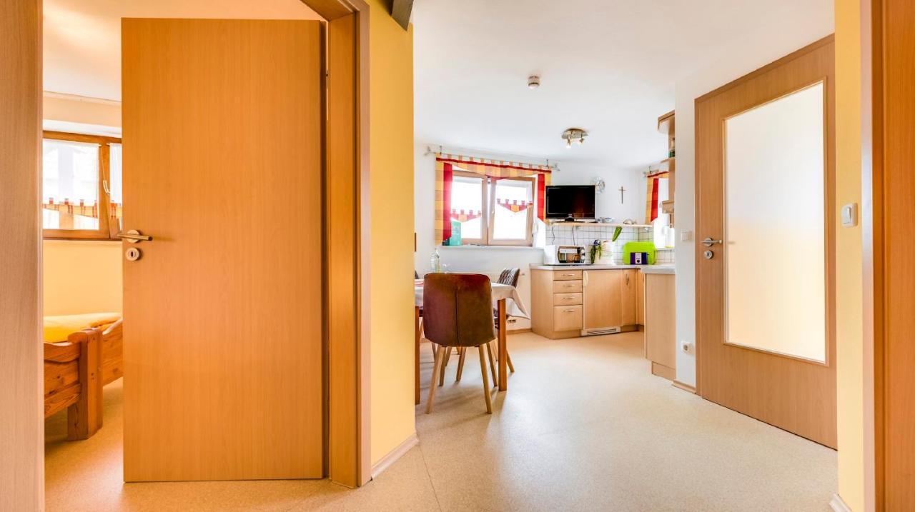 Bartlhof-Ferienwohnungen-Zimmer Бургленгенфельд Экстерьер фото