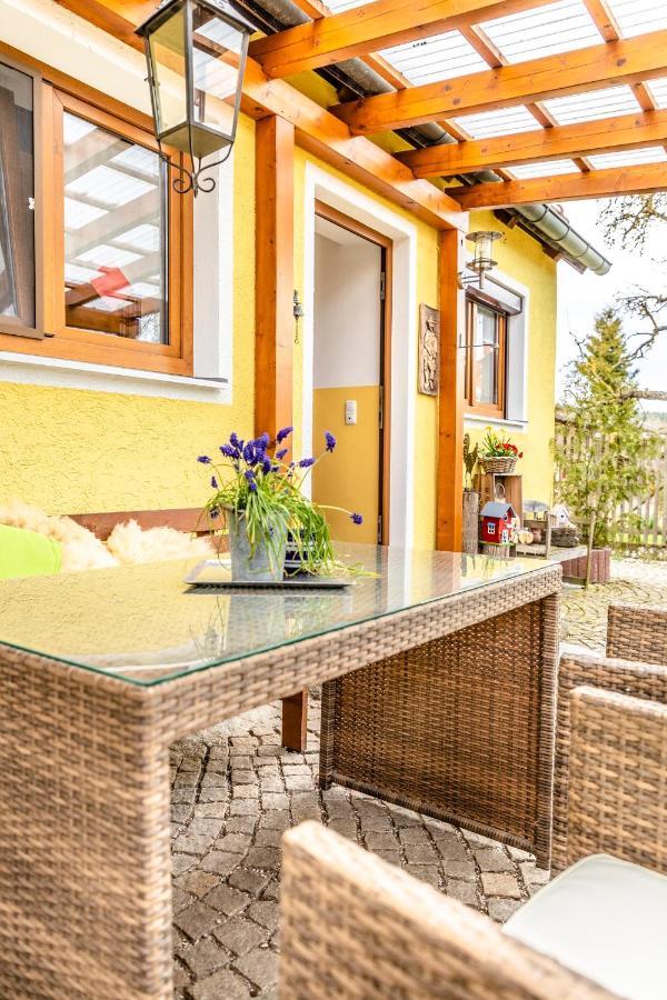 Bartlhof-Ferienwohnungen-Zimmer Бургленгенфельд Экстерьер фото