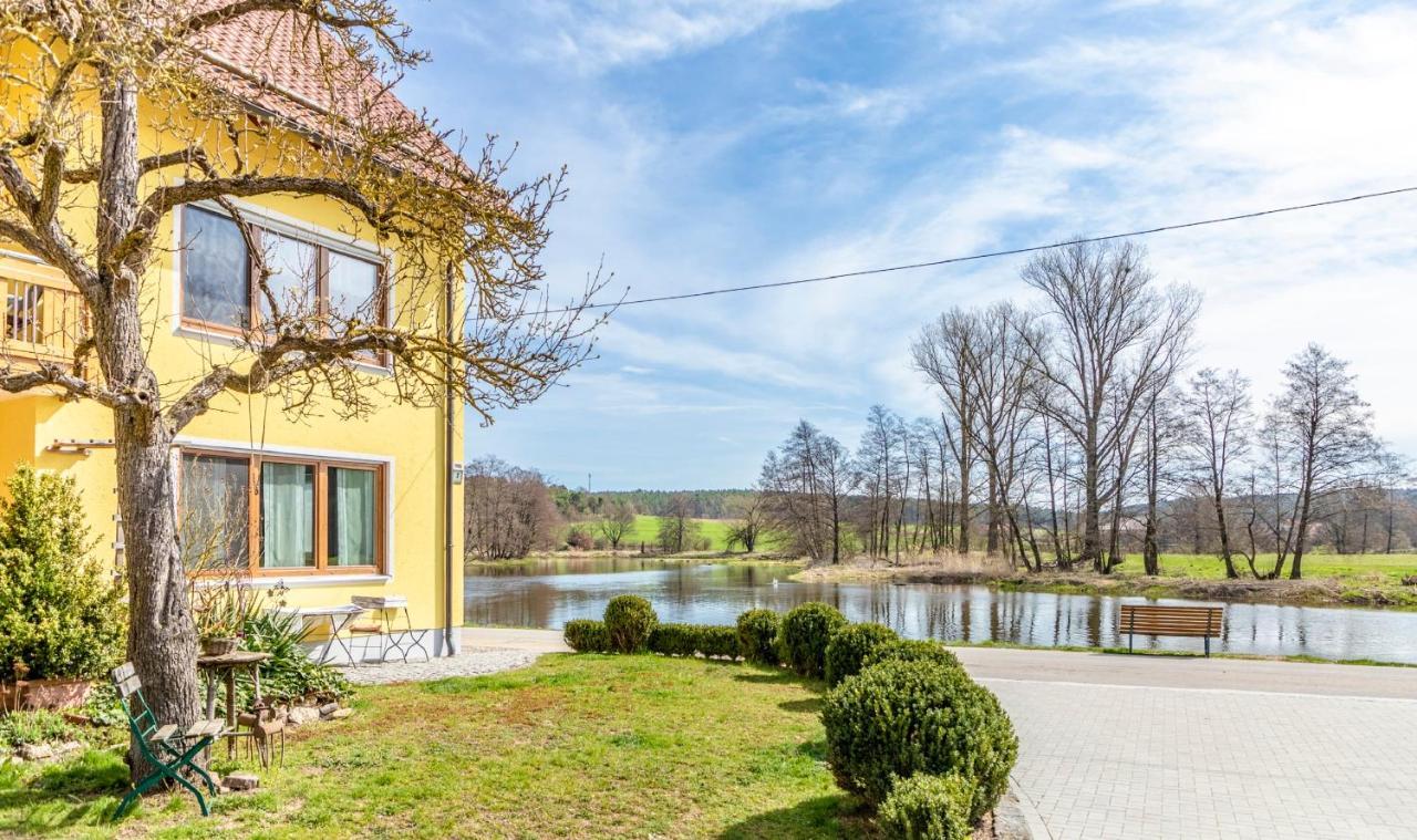 Bartlhof-Ferienwohnungen-Zimmer Бургленгенфельд Экстерьер фото