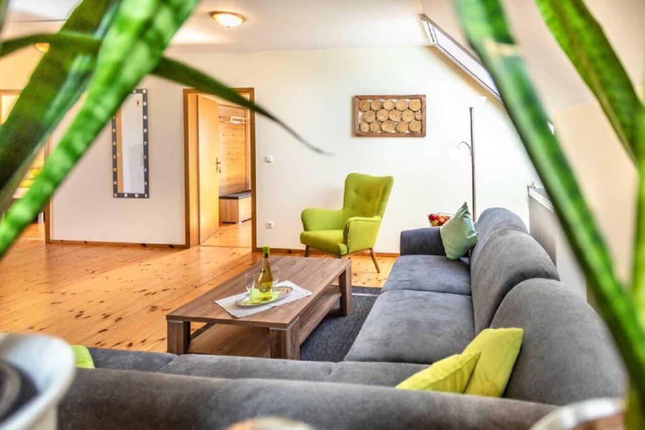 Bartlhof-Ferienwohnungen-Zimmer Бургленгенфельд Экстерьер фото