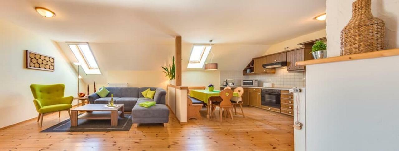 Bartlhof-Ferienwohnungen-Zimmer Бургленгенфельд Экстерьер фото